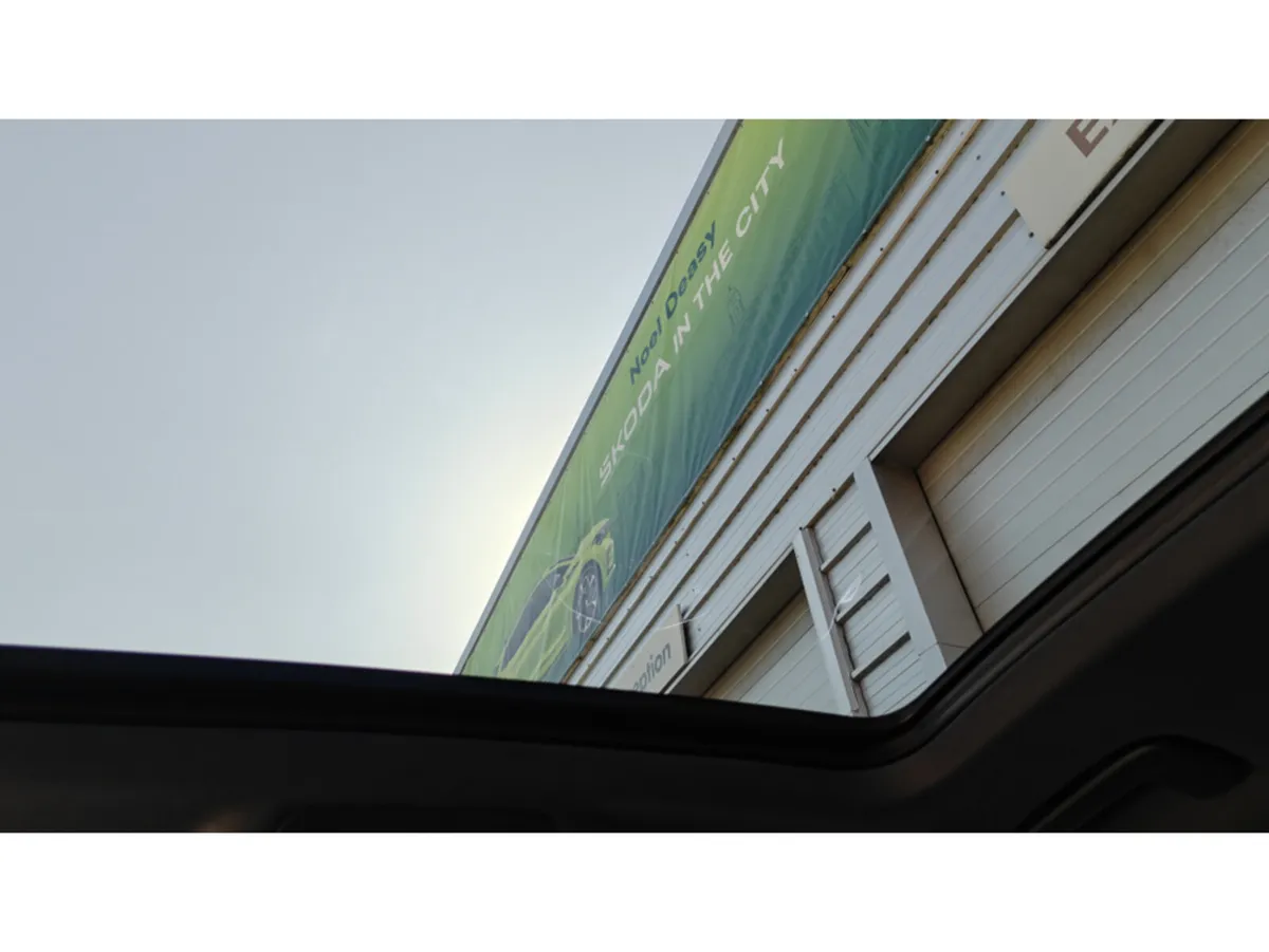 Skoda Superb DSG SPORTLINE - LOW MILEAGE - FACTORY - Image 4
