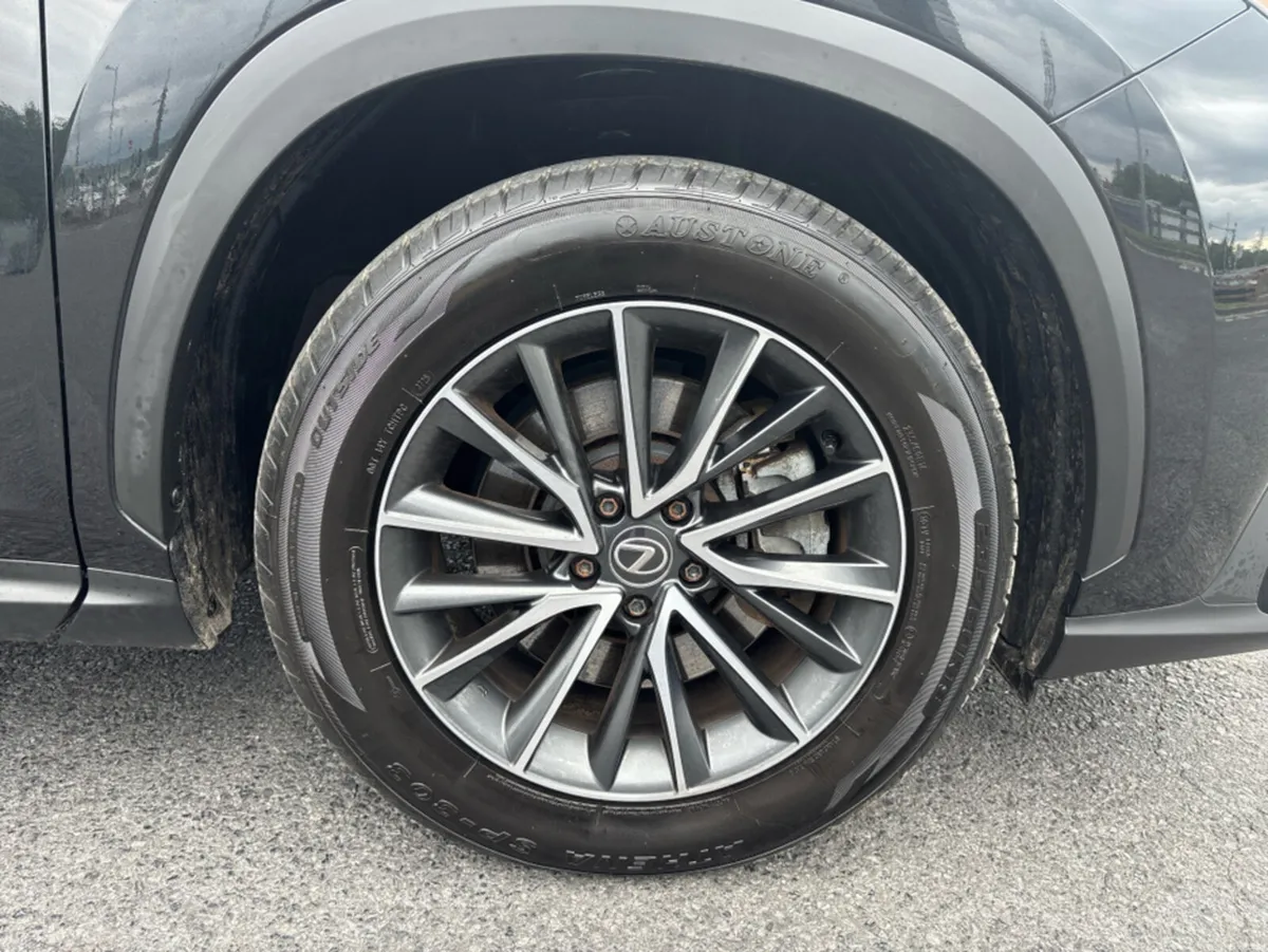 Lexus NX NX 450h+ ExecutivePlug-In-Hybrid // Heate - Image 5