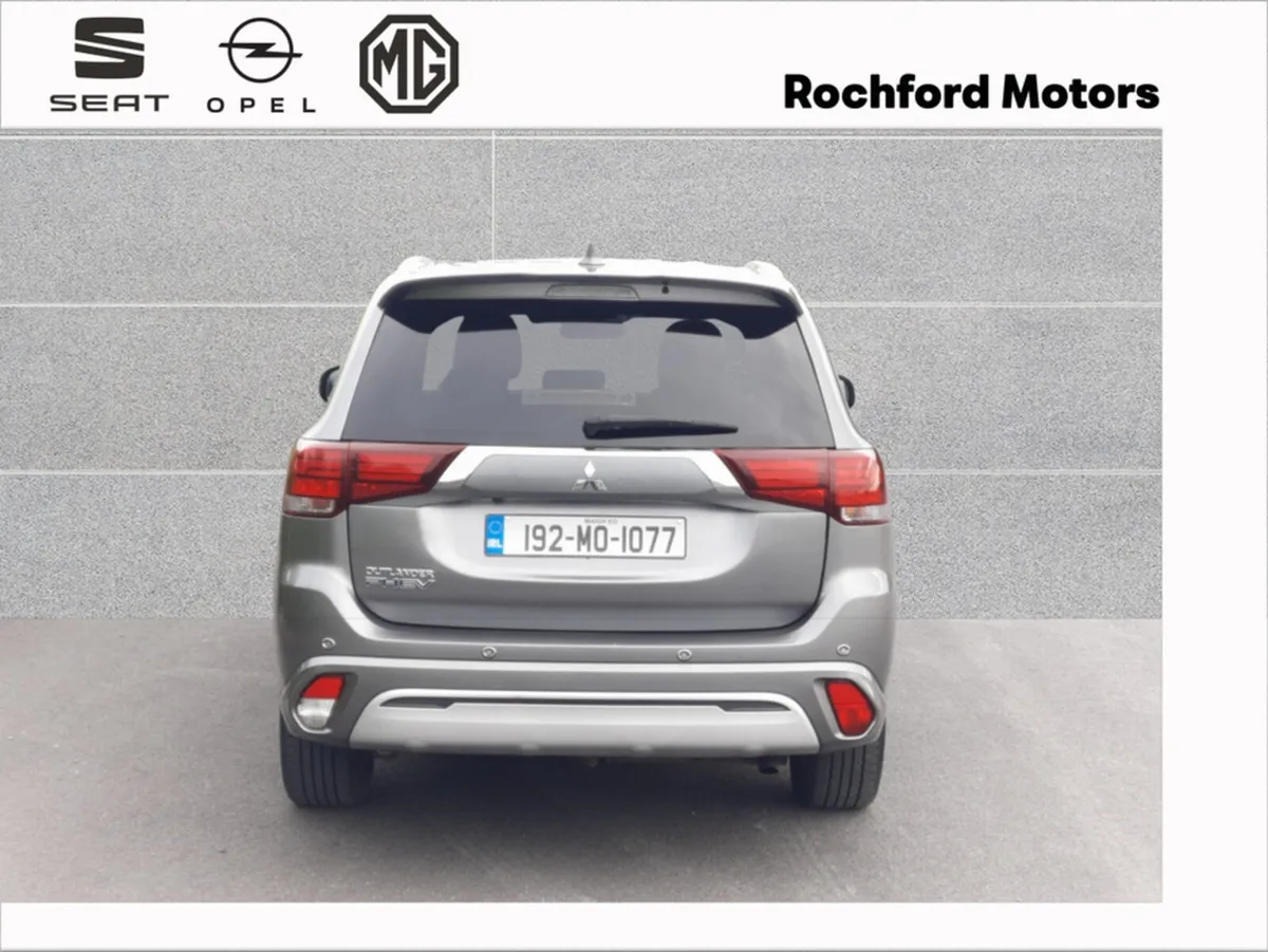 Mitsubishi Outlander PHEV 2.4 DYNAMIQUE SAFETY - Image 5