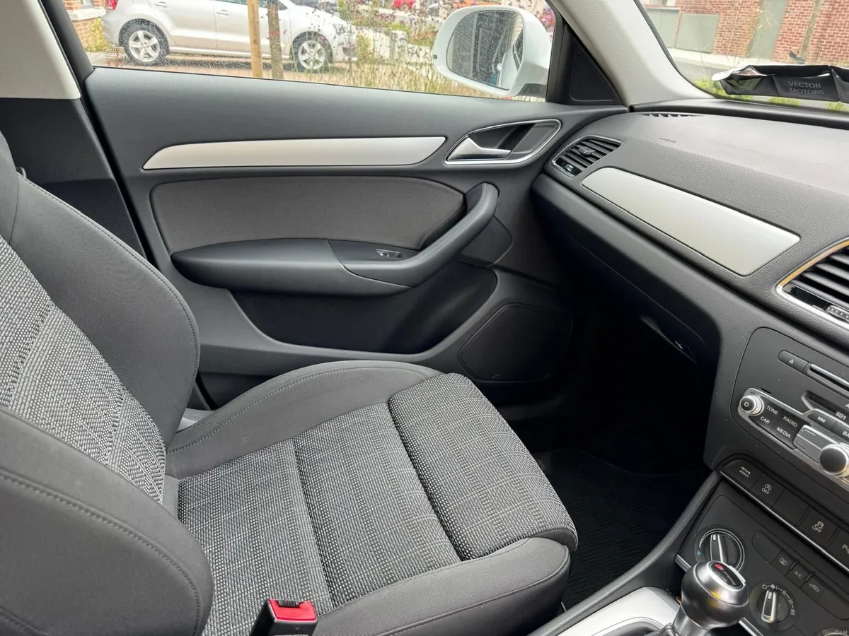 Audi Q3 2017 - Image 6