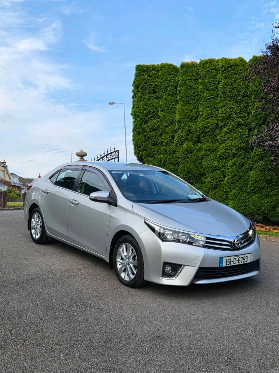 2015 Toyota corrola  145k km 1 owner car - Image 3