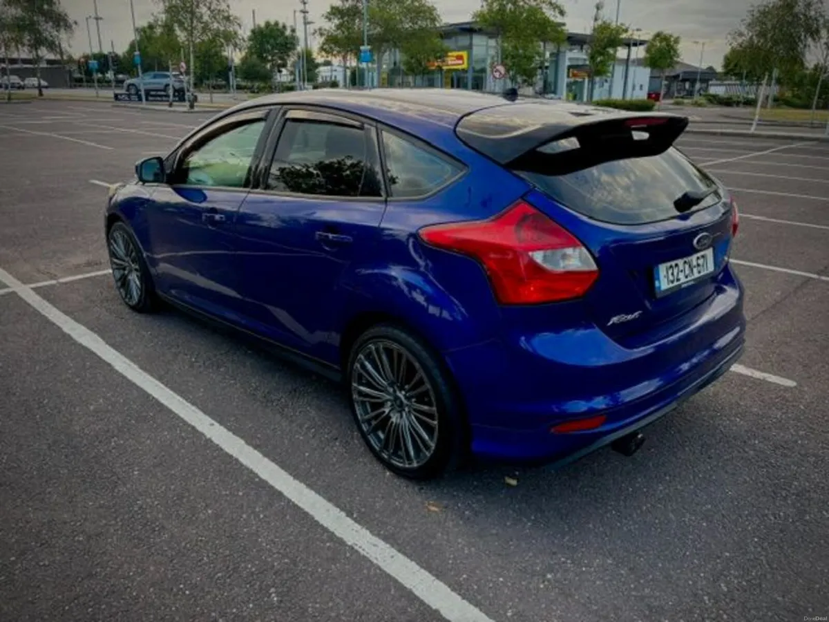 Ford Focus 2013 - Image 2