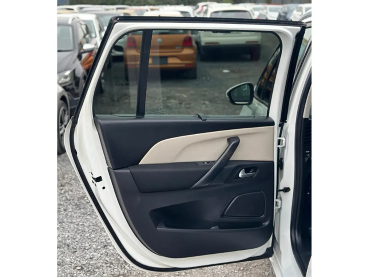 Citroen C4 Picasso Grand Bluehdi 2.0L Diesel Front - Image 4