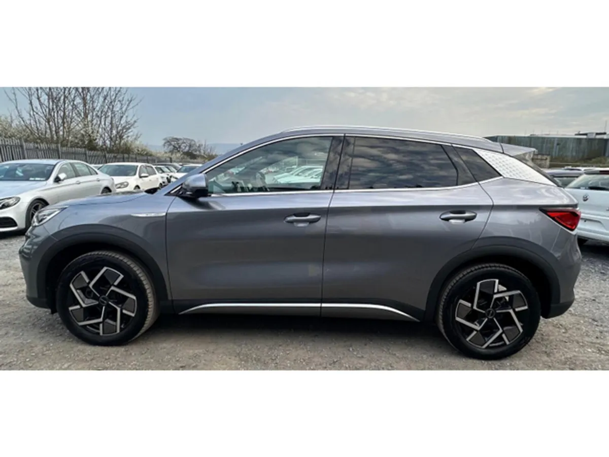 BYD ATTO 3 Design LOW MILEAGE (5917) - Image 4