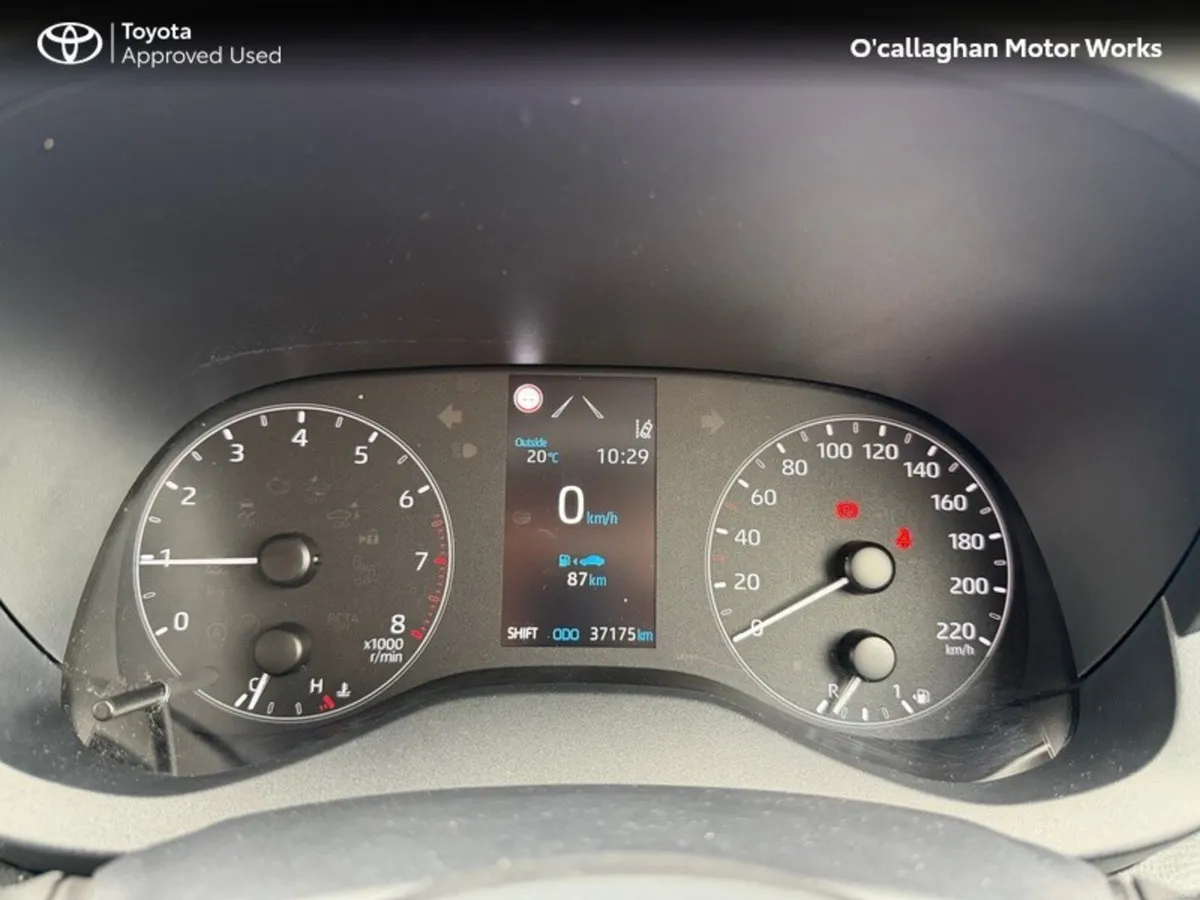 Toyota Yaris 1.0 LUNA 4DR - Image 5