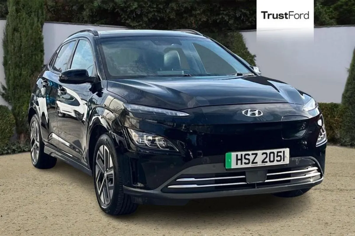 Hyundai KONA 64kWh Ultimate SUV 5dr Electric Auto - Image 1