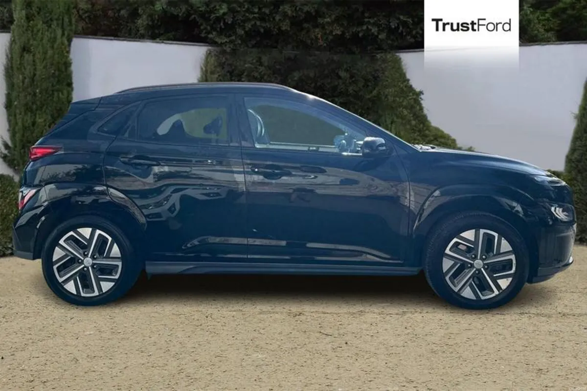 Hyundai KONA 64kWh Ultimate SUV 5dr Electric Auto - Image 3