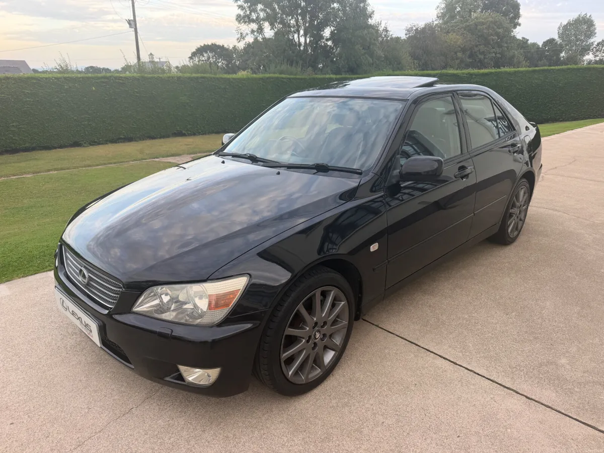 2000 LEXUS IS200 SE | SUNROOF | BLACK INTERIOR - Image 1