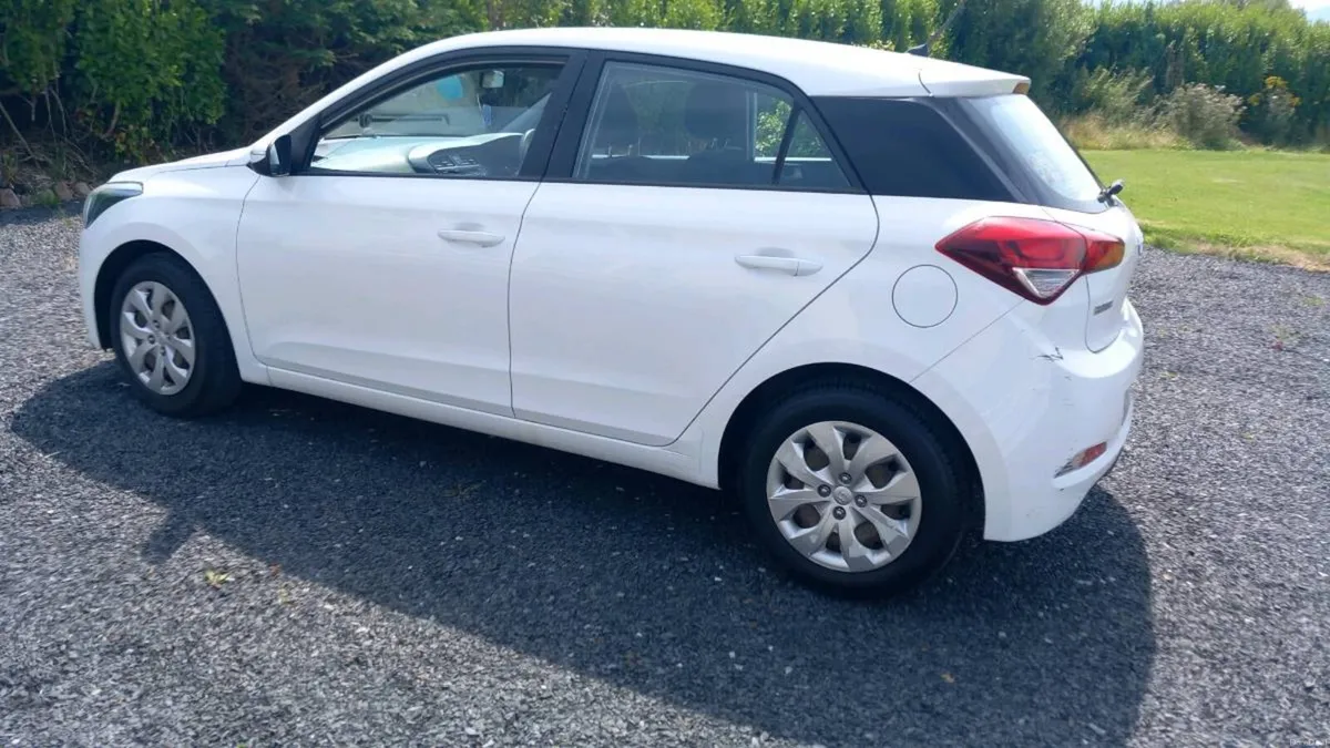 Car - Image 3