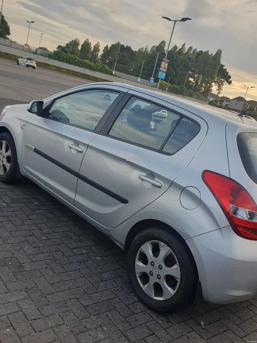 Hyundai i20 2010 - Image 4