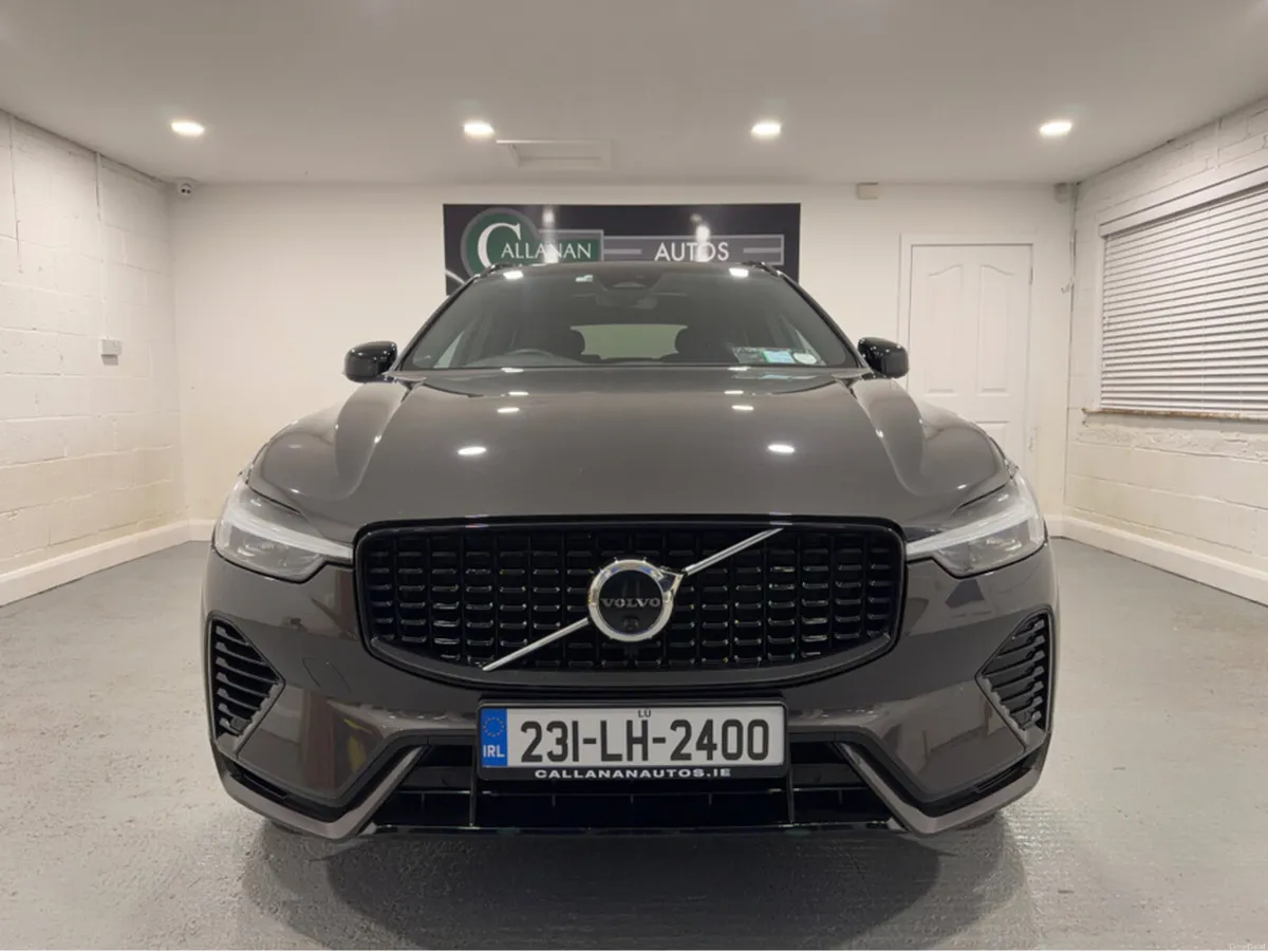 Volvo XC60 2.0 T6 PLUS DARK 350BHP AWD ***MEGA SPE - Image 2