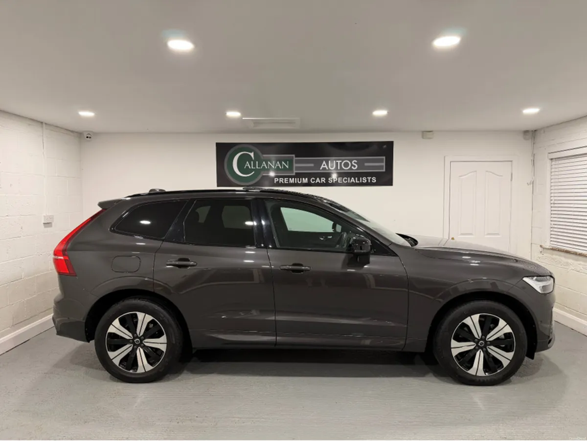 Volvo XC60 2.0 T6 PLUS DARK 350BHP AWD ***MEGA SPE - Image 4