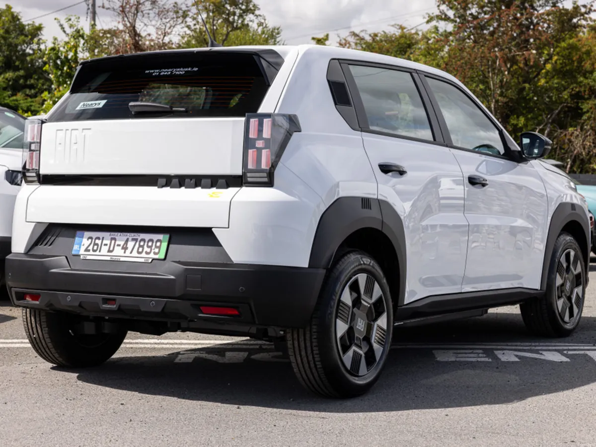 Fiat Panda ICON 44KWH 83KW 5DR AUTO - Image 4