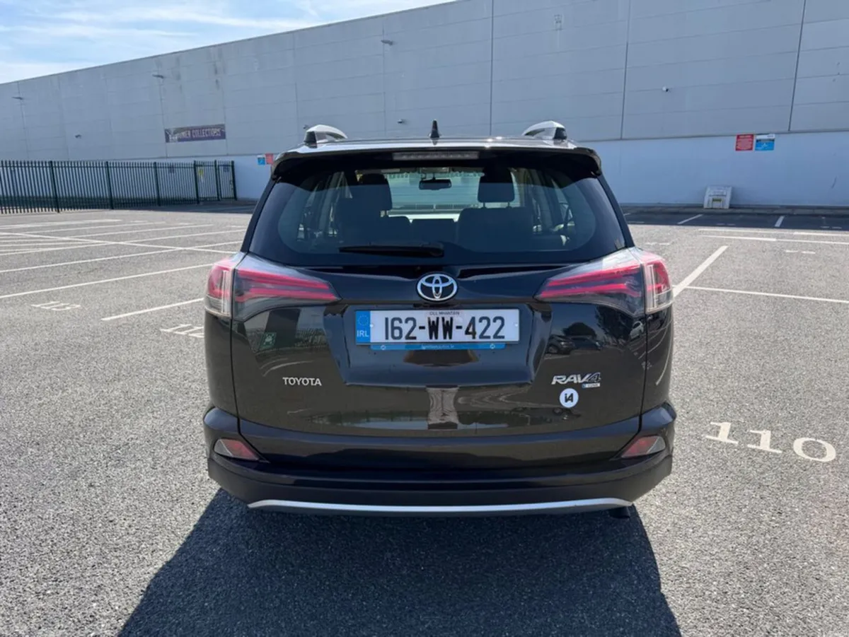 Toyota RAV4 2.0 D4D, LUNA MODEL, FULL HISTORY, LOW - Image 5
