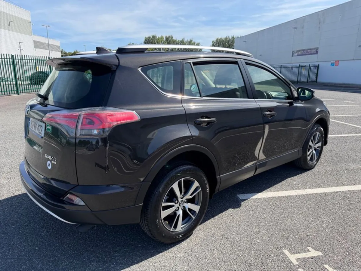 Toyota RAV4 2.0 D4D, LUNA MODEL, FULL HISTORY, LOW - Image 3