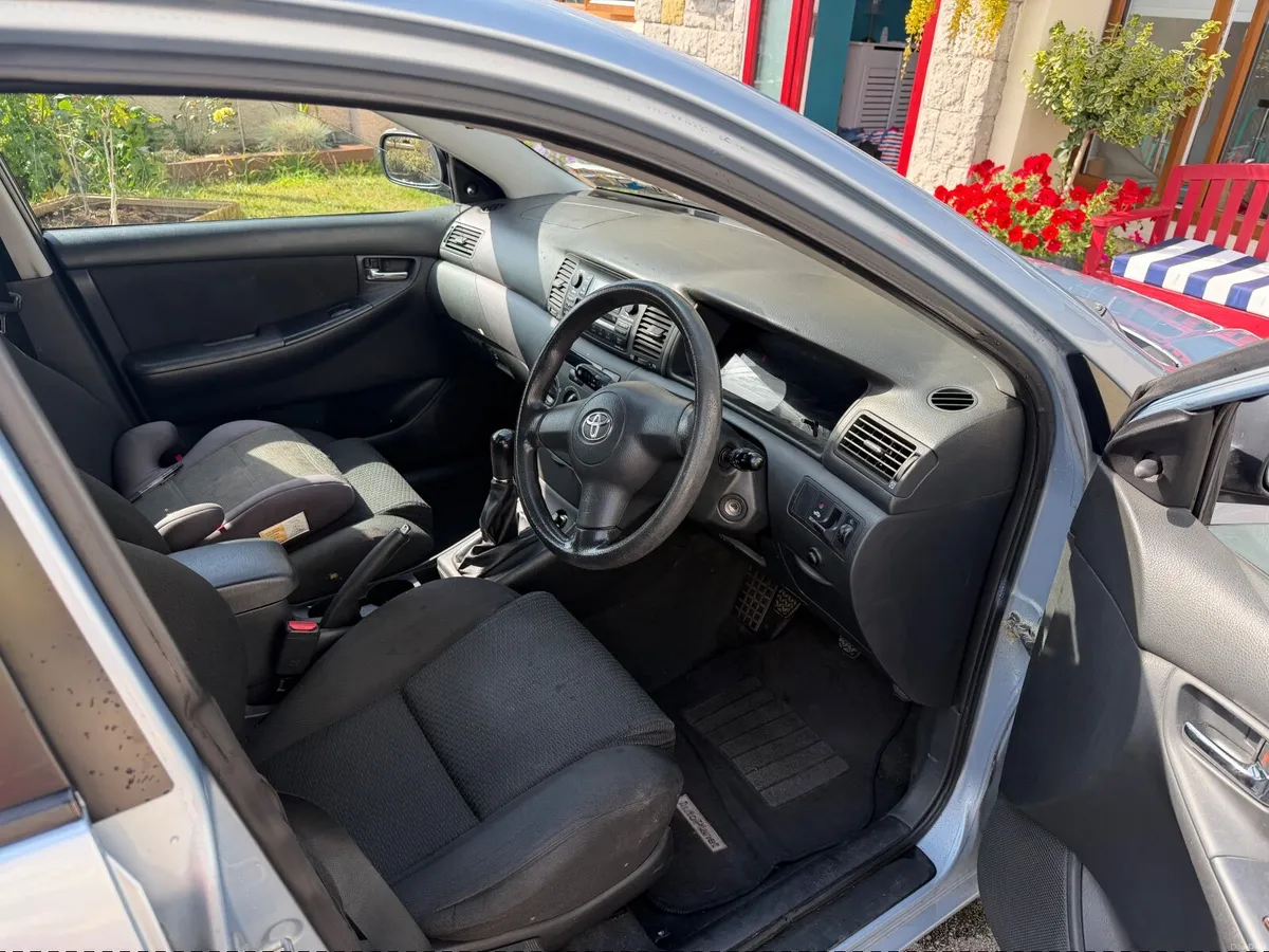 Toyota Corolla 2005 - Image 2