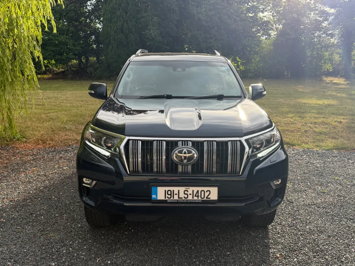 Toyota Land Cruiser Business Edition 1 Owner 7 Sea - Image 2