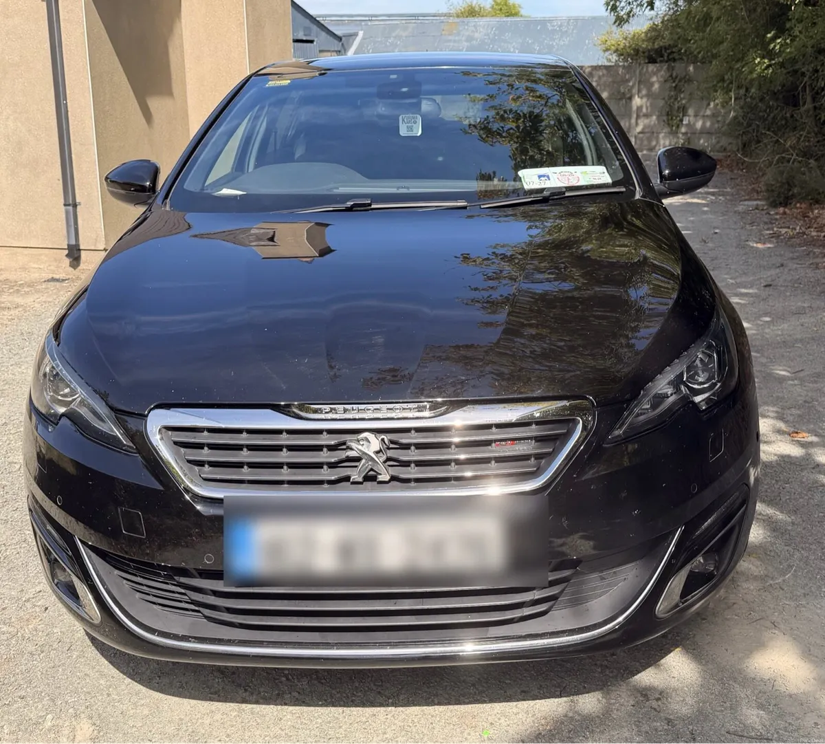 Peugeot 308 Automatic with manual shift mode - Image 2