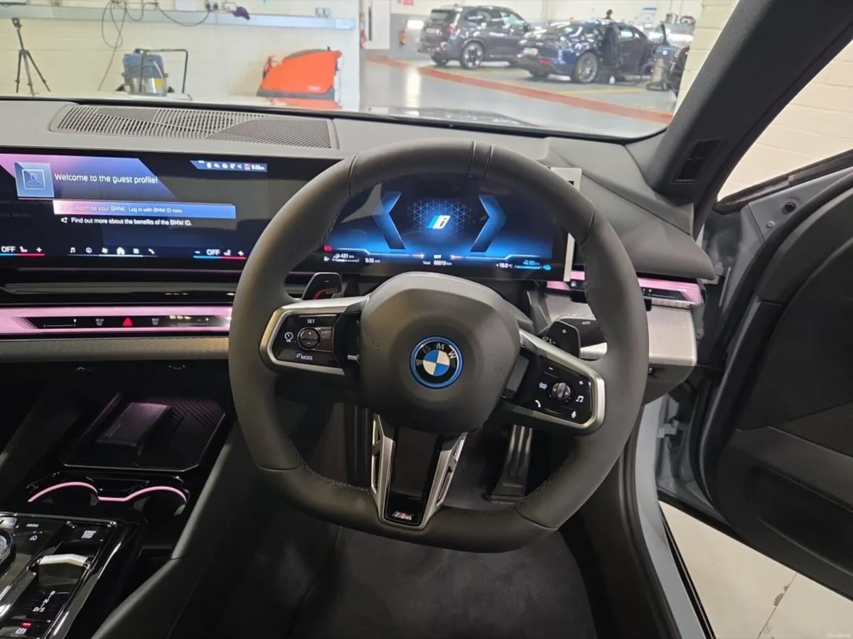 BMW 5-Series 530e - Image 5