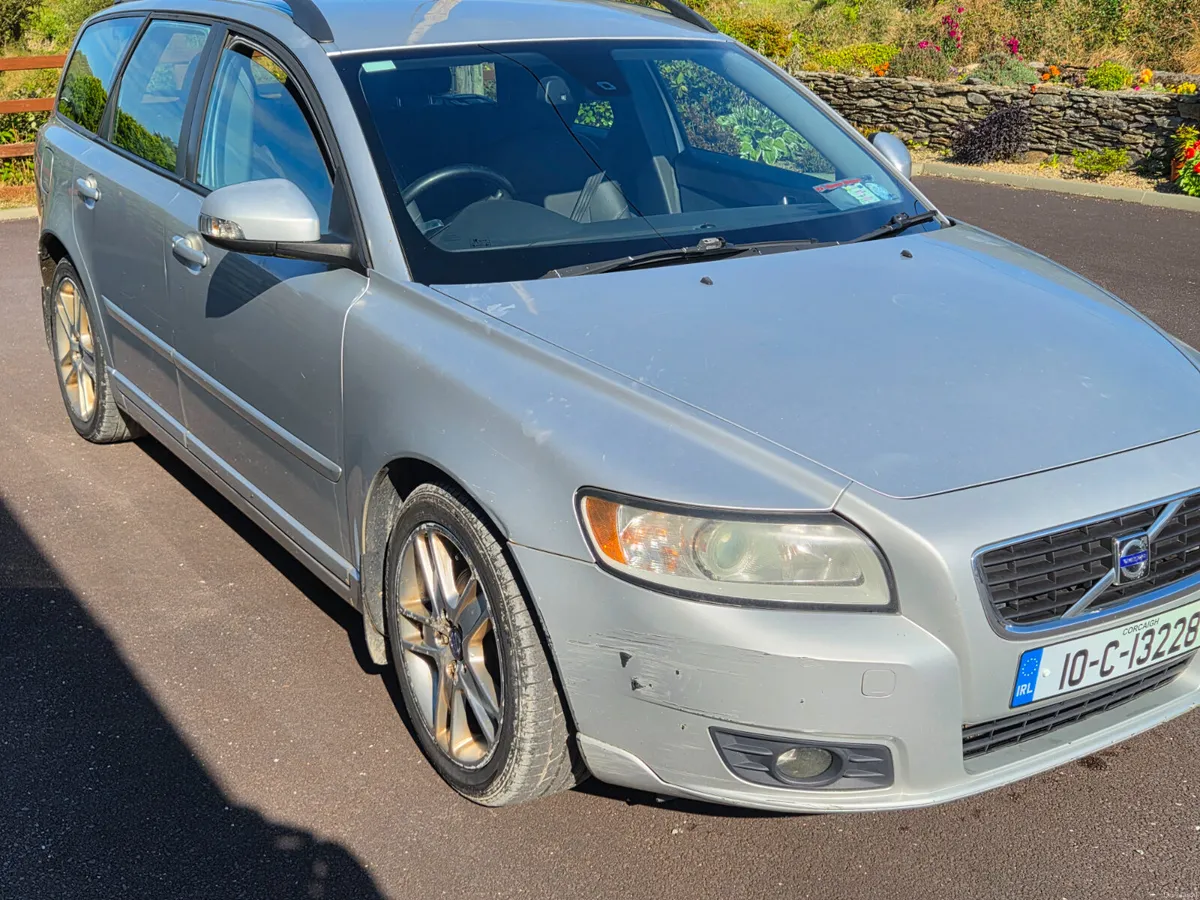 Volvo V50 2010 - Image 4
