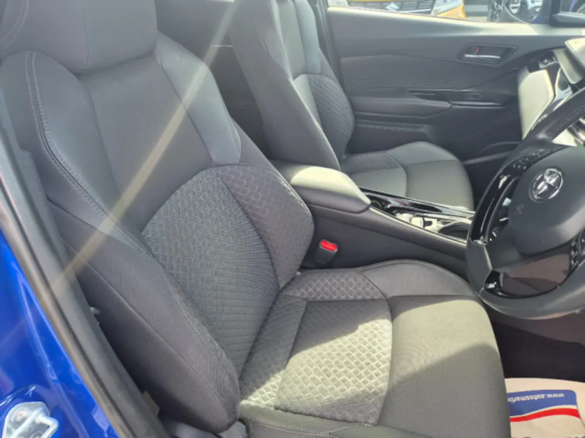 Toyota C-HR Hybrid Sport Auto - Image 6