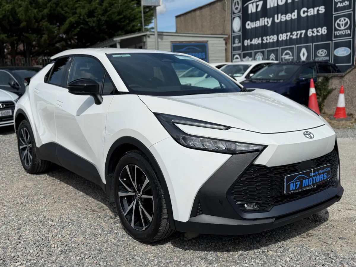 2025 Toyota C-HR 1.8 HYBRID HEV SPORT AUTO - Image 1