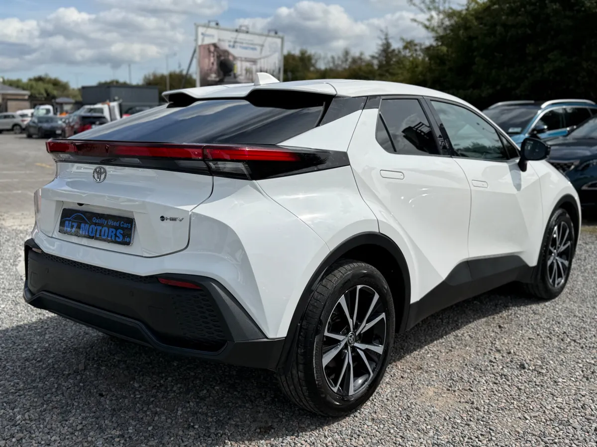 2025 Toyota C-HR 1.8 HYBRID HEV SPORT AUTO - Image 3