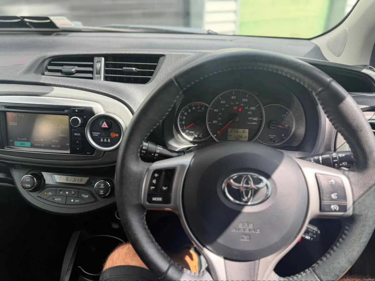 Toyota Yaris 2014 - Image 6