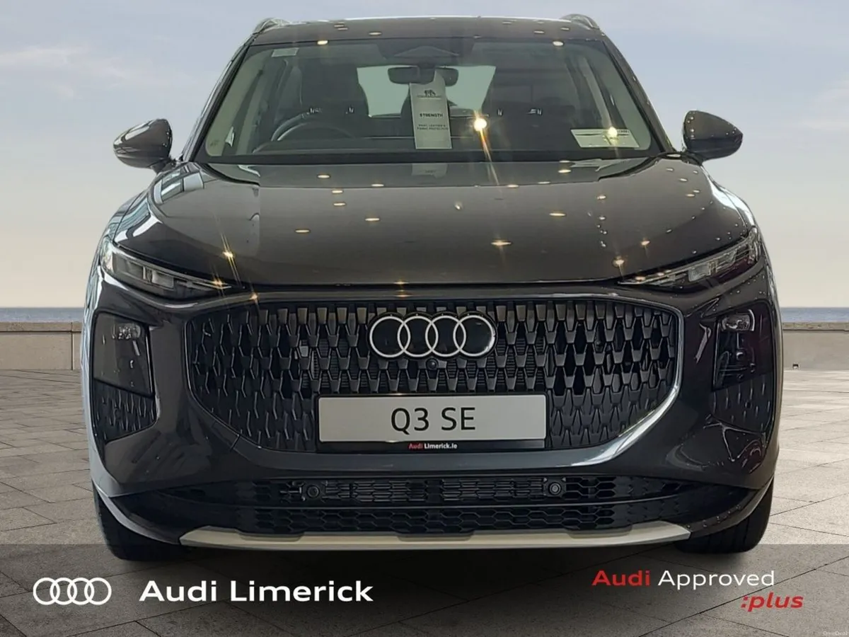 Audi Q3 *SAVE €3408 VS NEW* E-HYBRID 270HP S-T SE - Image 2