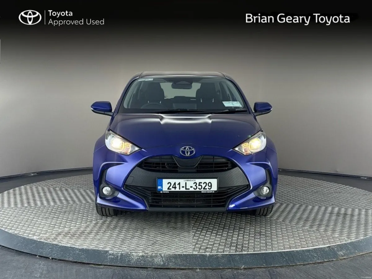 Toyota Yaris HYBRID LUNA - Image 5