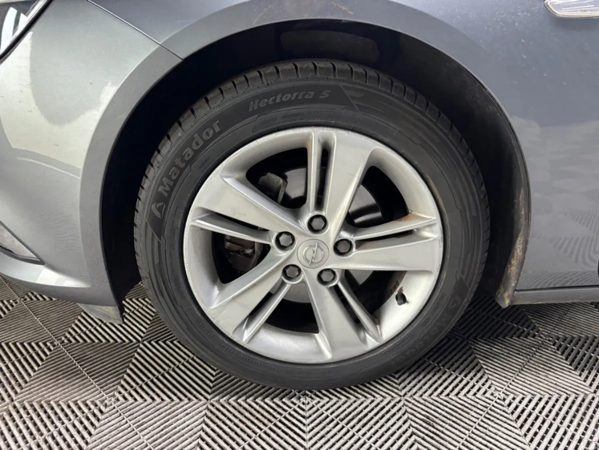 Opel Insignia GRAND SPORT ELITE 1.6 136PS 5DR - Image 2