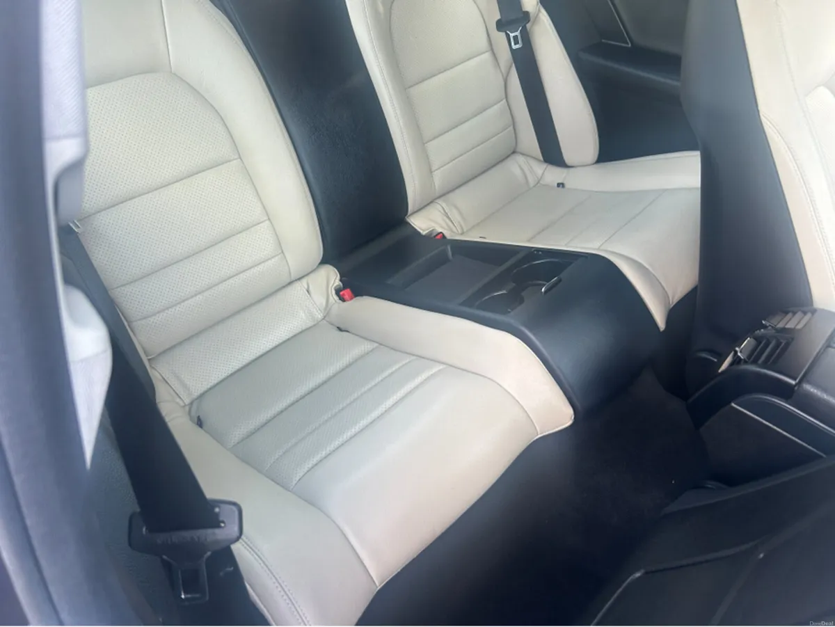 Mercedes-Benz C-Class C220 AUTO///65K WITH FULL ME - Image 6