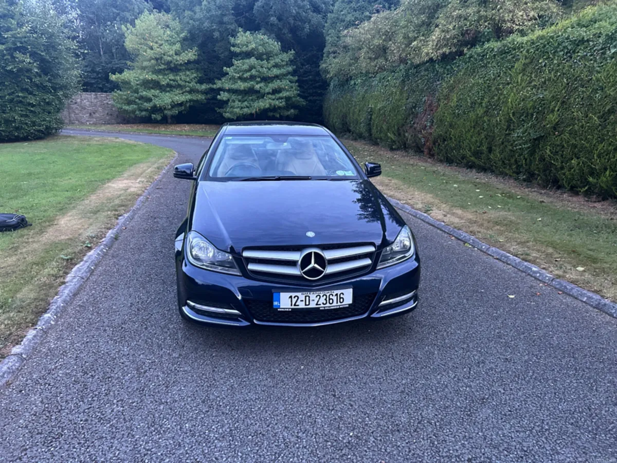 Mercedes-Benz C-Class C220 AUTO///65K WITH FULL ME - Image 2