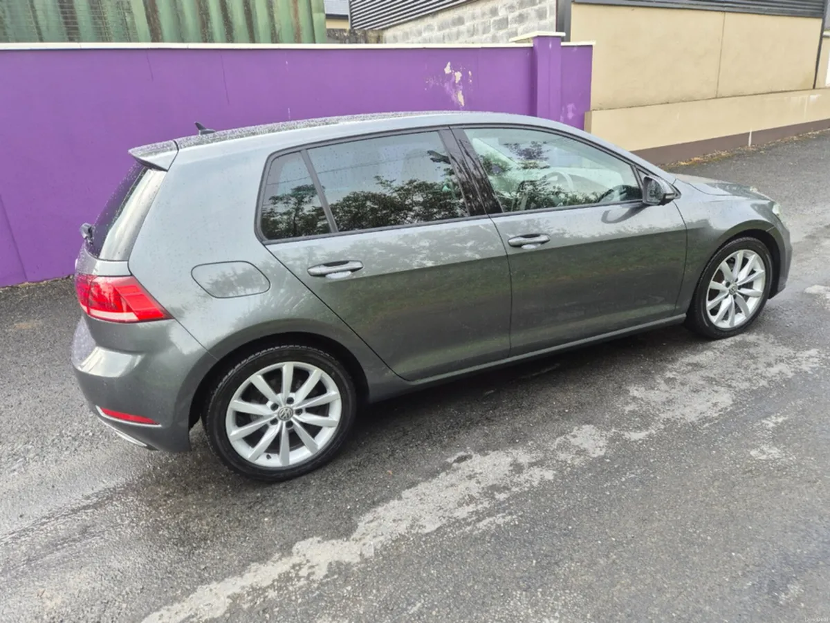 Volkswagen Golf HIGHLINE 1.5 TSI MANUAL 6SPEED FWD - Image 4