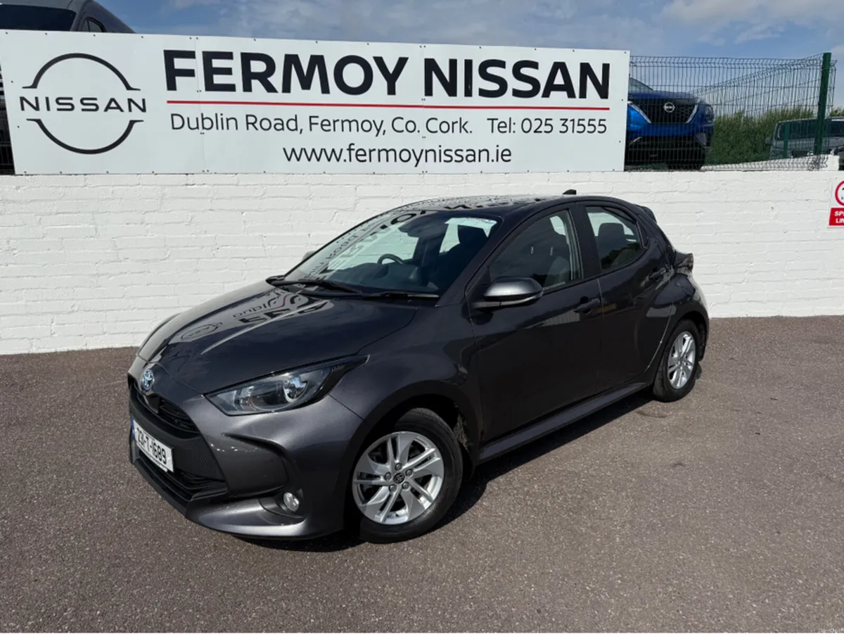 Toyota Yaris 1.5 Hybrid Auto 5dr Luna - Image 6
