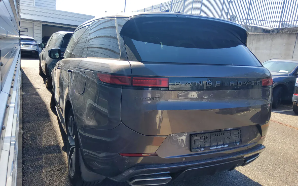 Land Rover Range Rover Sport 2025 - Image 4