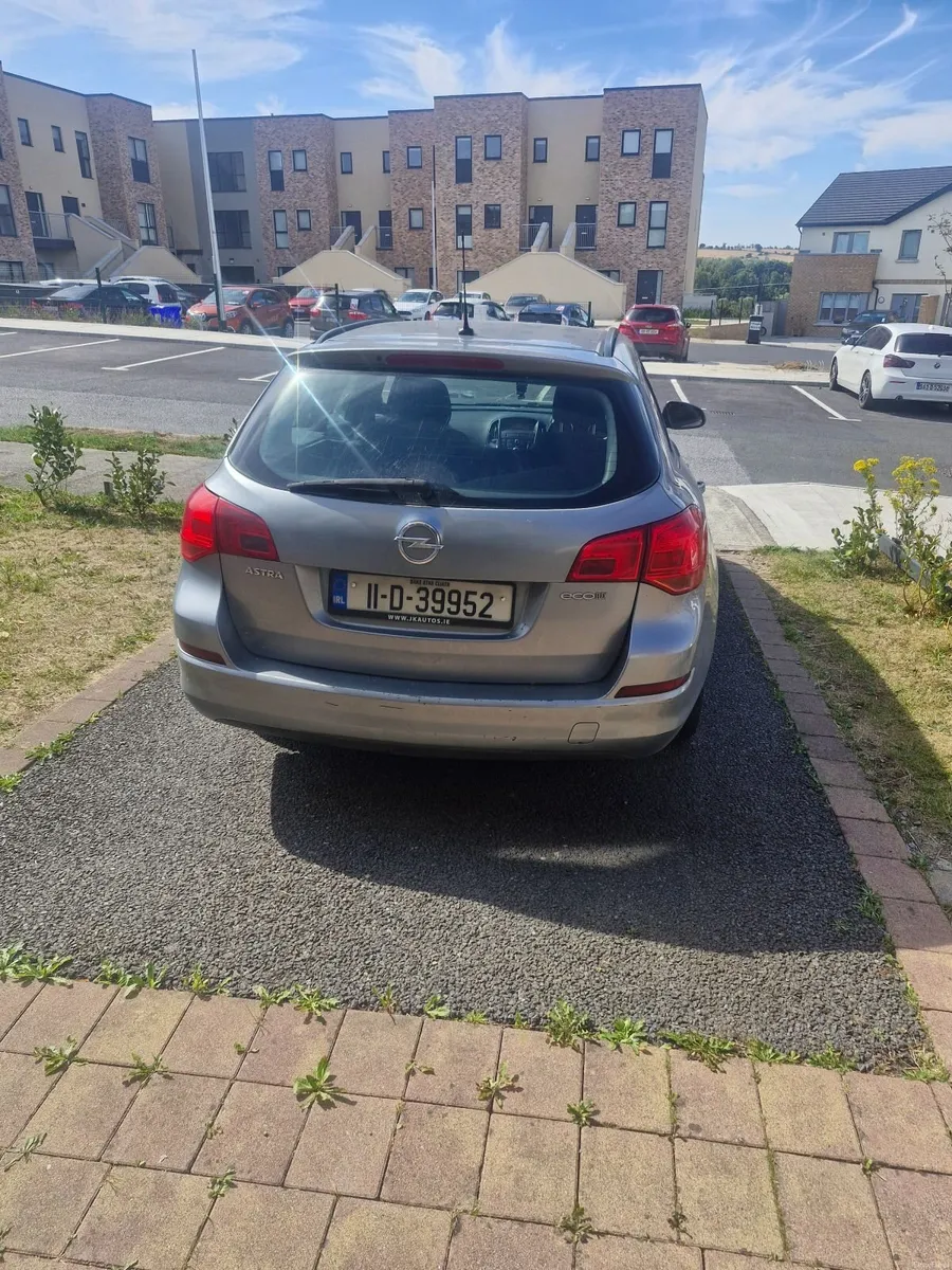Opel Astra 2011 - Image 5
