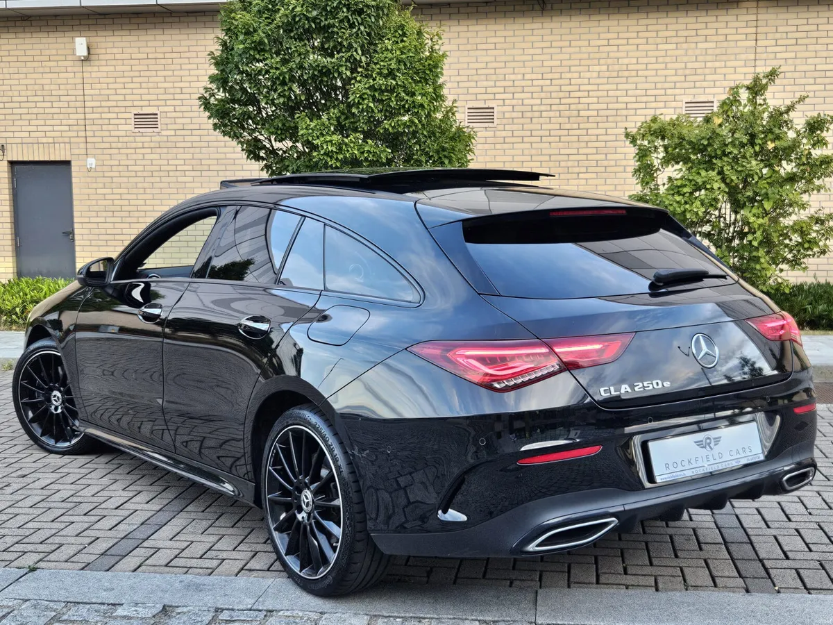 AMG PREMIUM + SUNROOF- SHOOTING BRAKE - Image 6