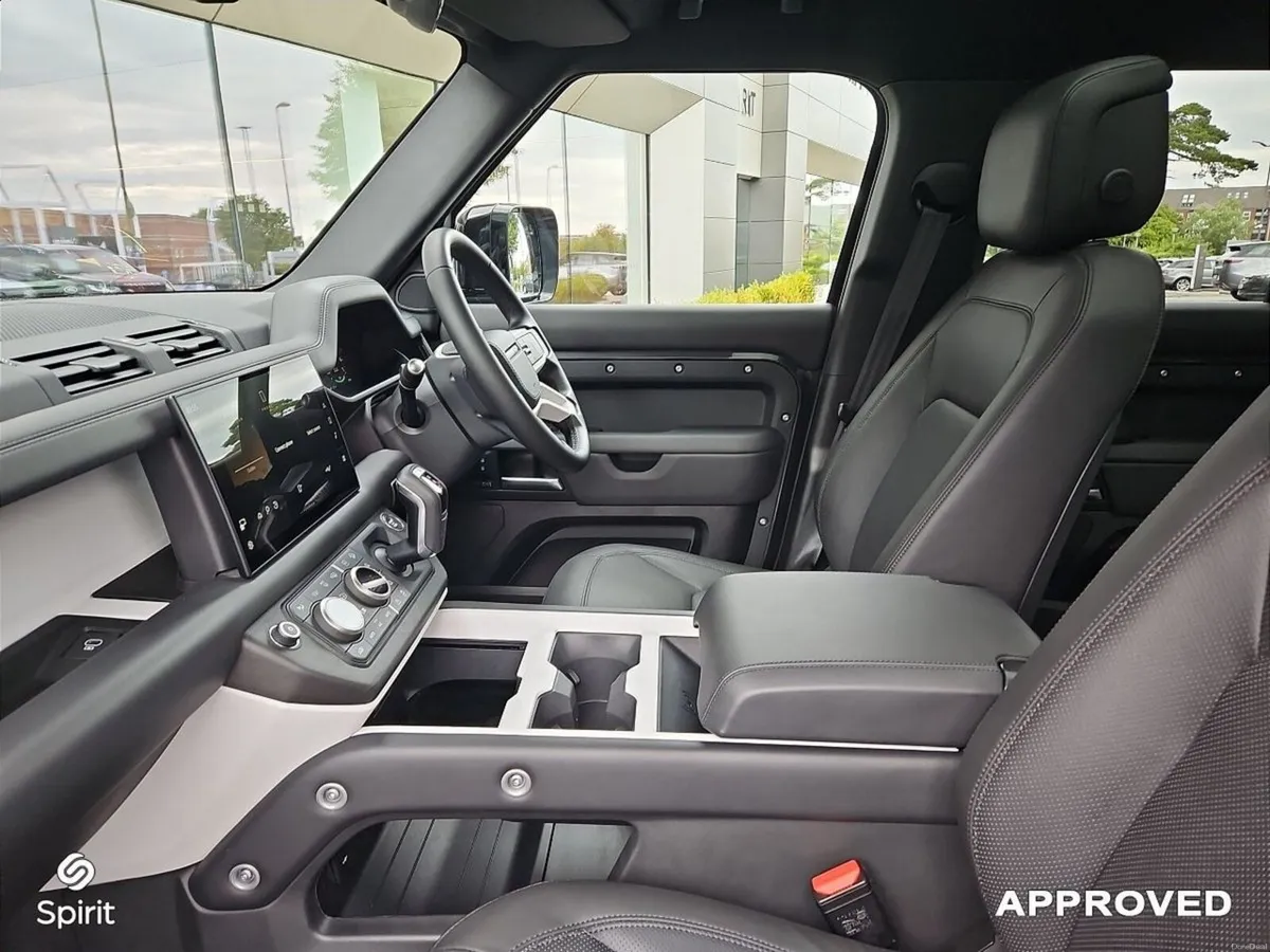 Land Rover Defender Defender 110 X-Dynamic HSE PHE - Image 3