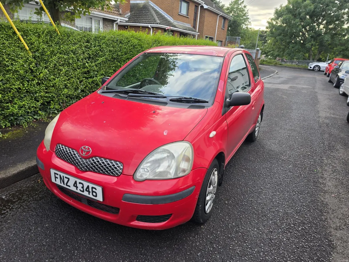 Toyota Yaris 2004 - Image 1
