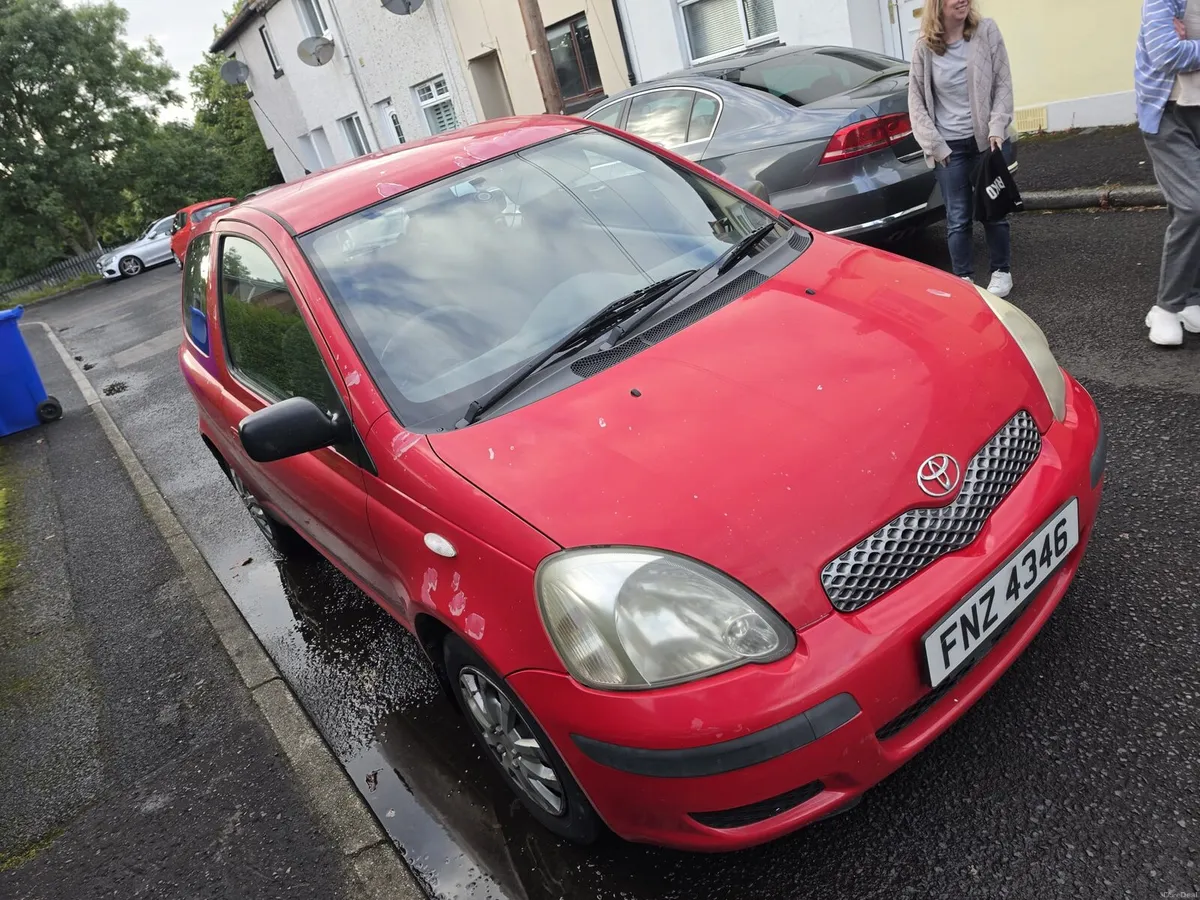 Toyota Yaris 2004 - Image 2
