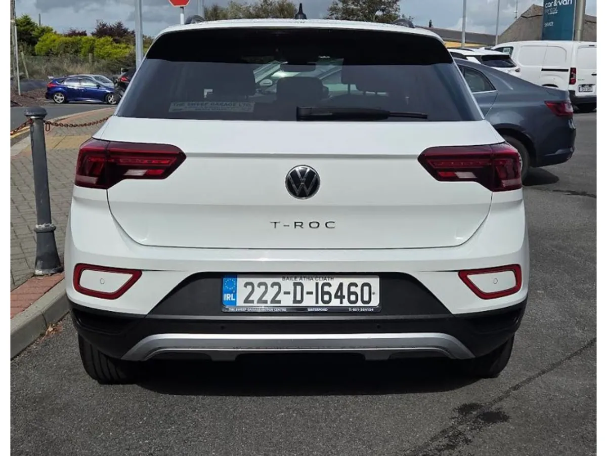 Volkswagen T-Roc LIFE 1.0 TSI MANUAL 6SPEED FWD 11 - Image 5