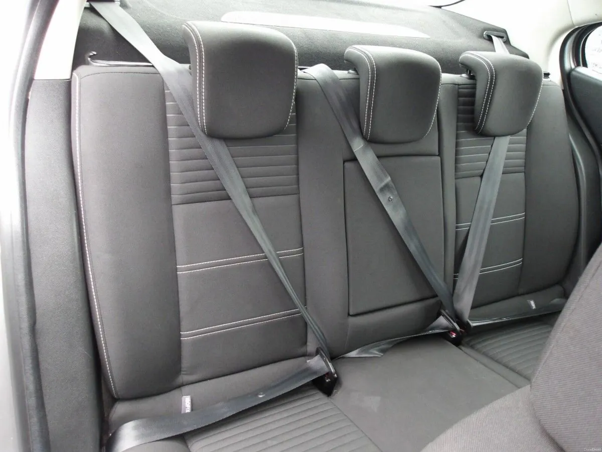 Renault Fluence 1.5 DCI 95 LIMITED - Image 4