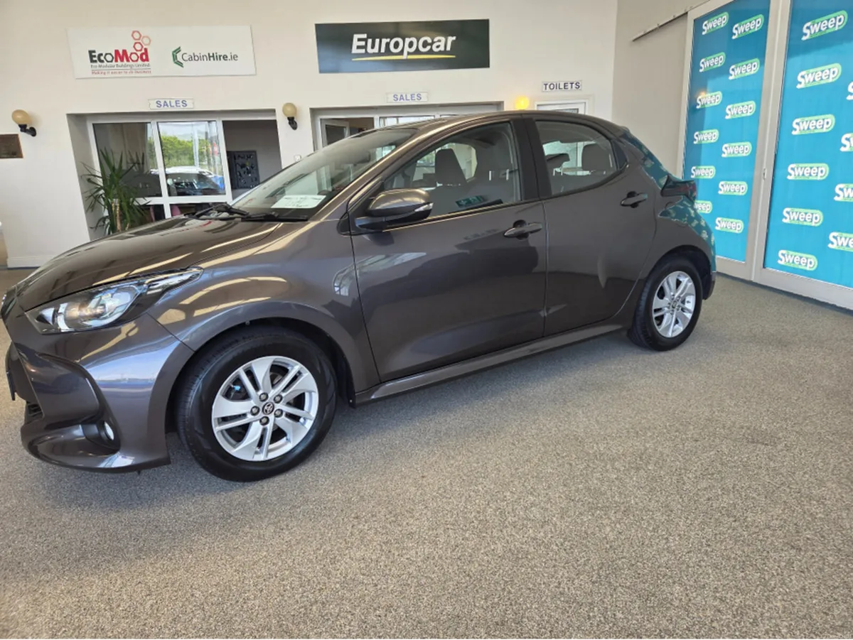 Toyota Yaris 1.0 LUNA 4DR - Image 3