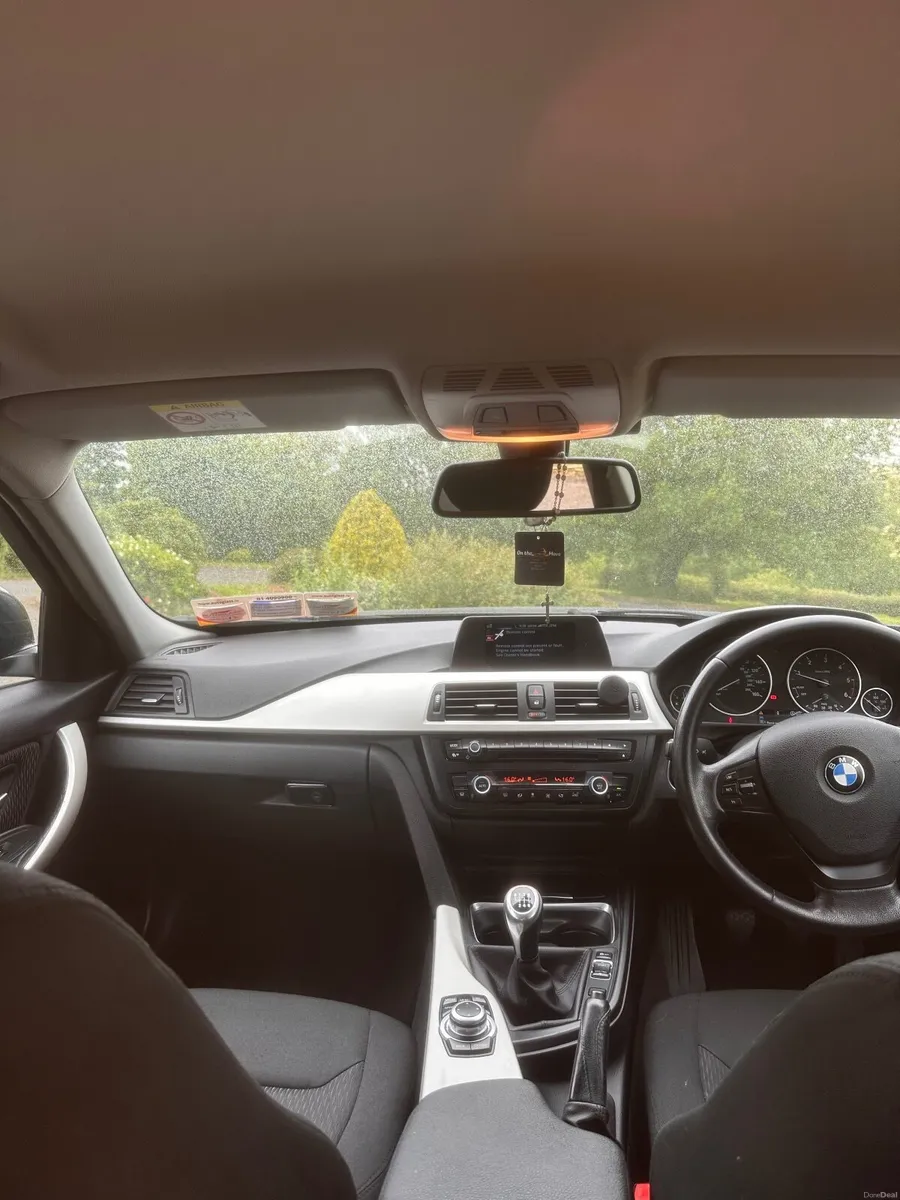 BMW 3-Series 2015 - Image 5