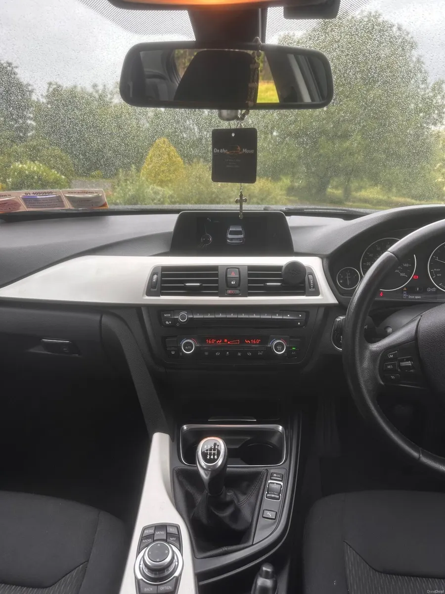 BMW 3-Series 2015 - Image 6