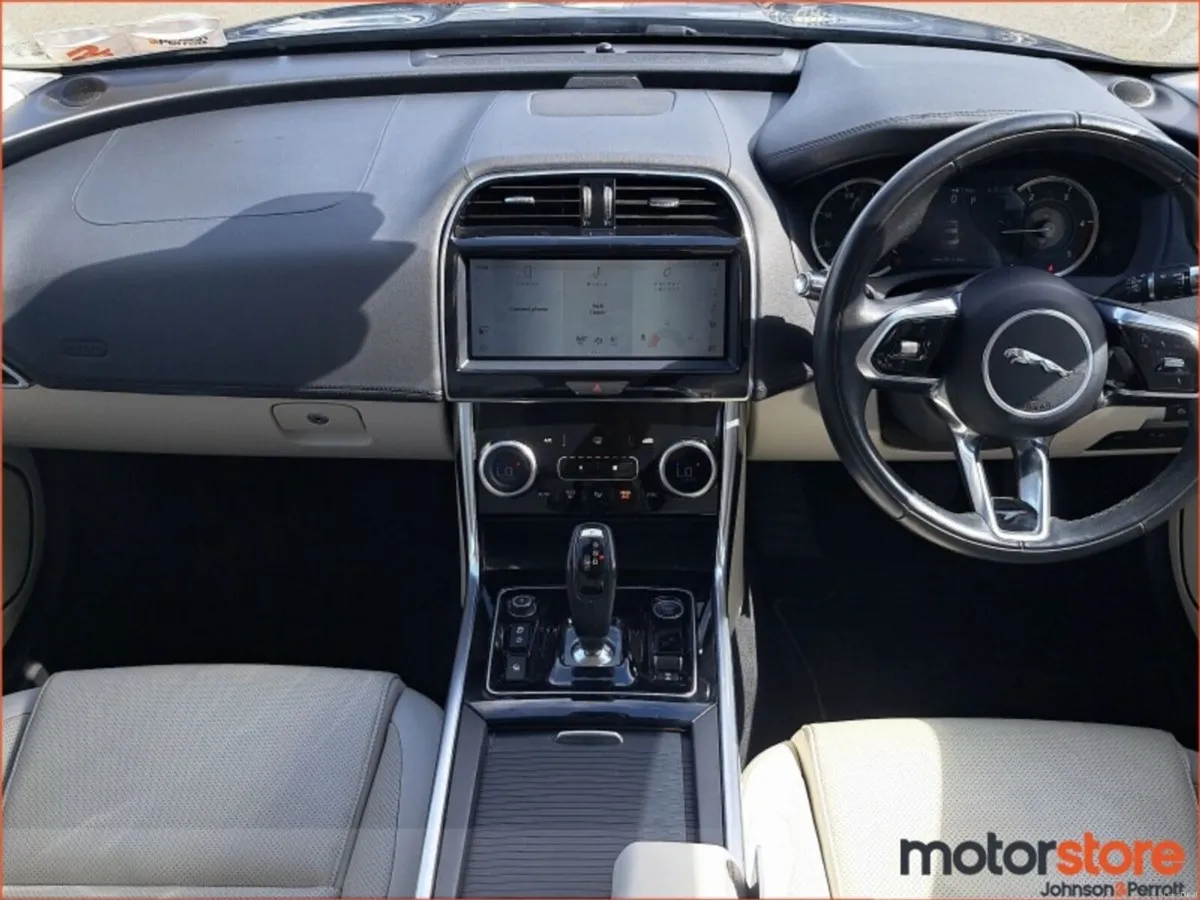 Jaguar XE 2.0D I4 204 PS RWD S - Image 4