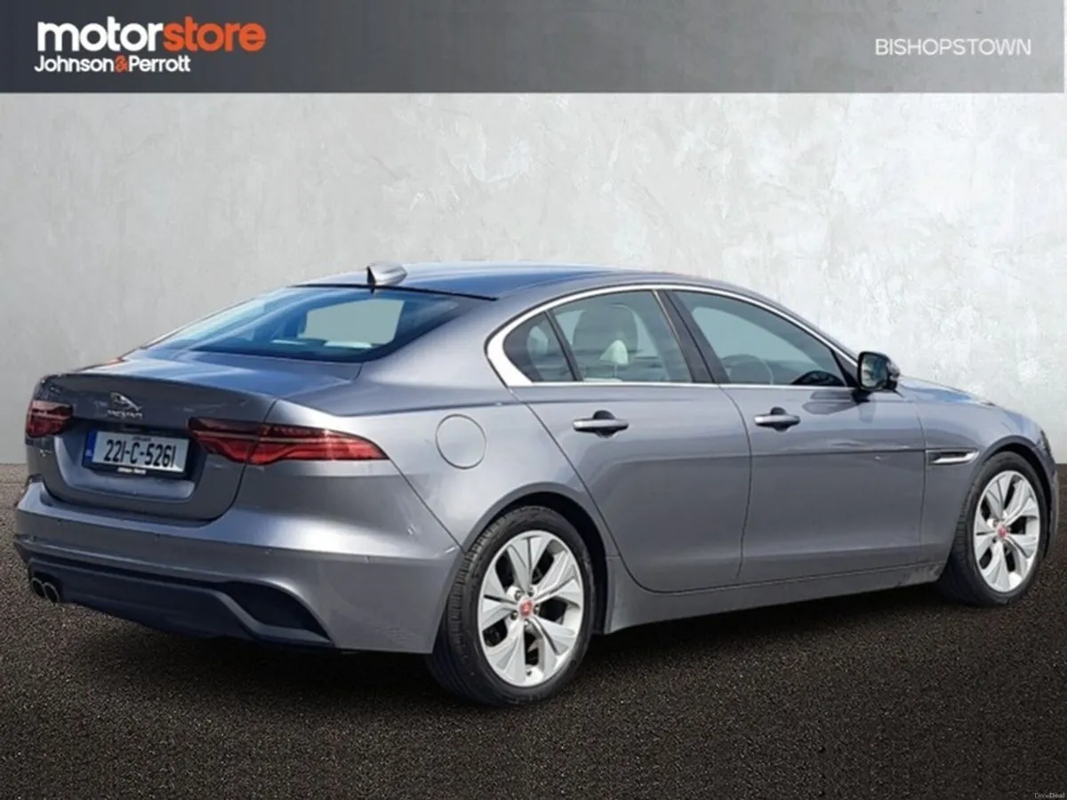 Jaguar XE 2.0D I4 204 PS RWD S - Image 2