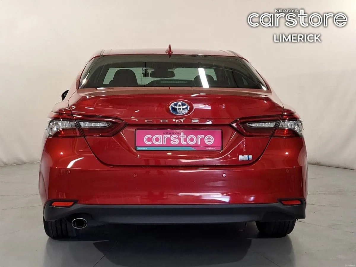 Toyota Camry 2.5 HYBRID - SOL - BARCELONA RED PEAR - Image 4