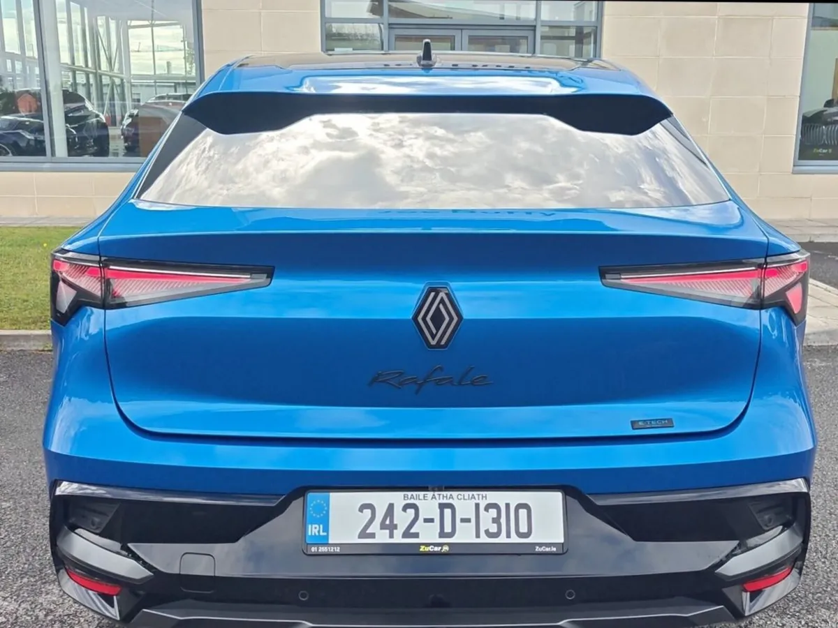 Renault Rafale Alpine + E-TECH Hybrid 200 - Image 4